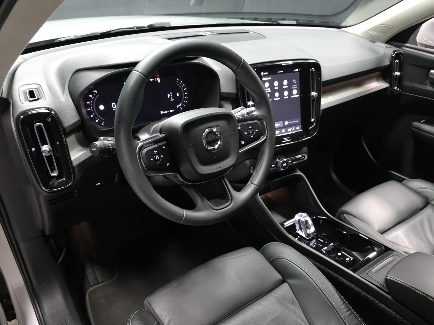 Autokuva 8 - OZS-112