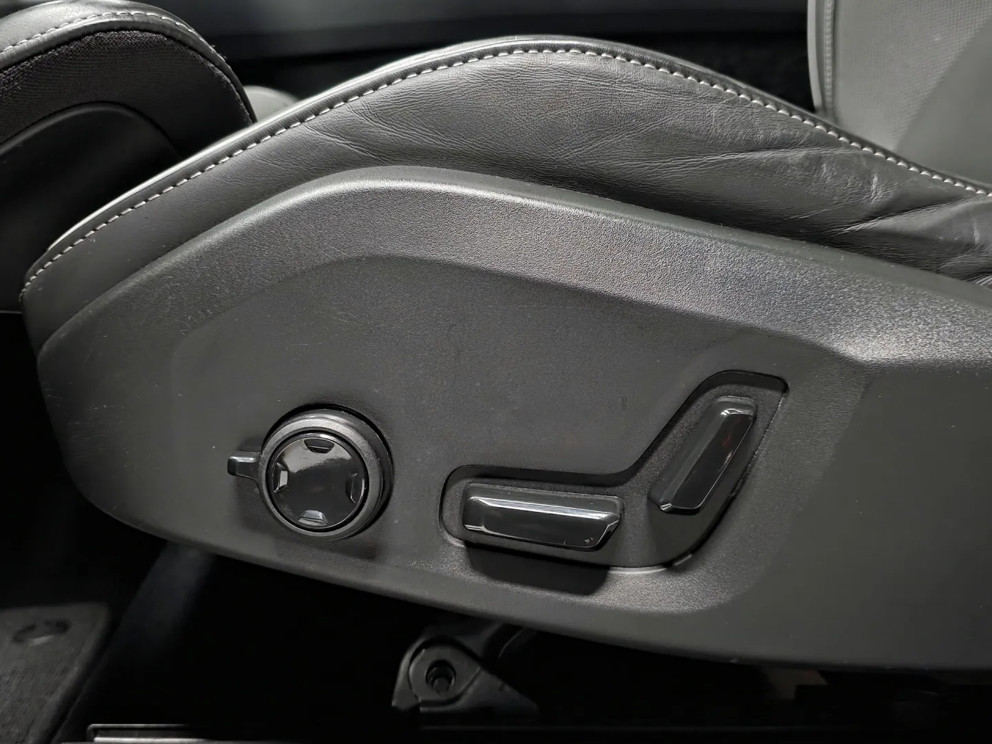 Autokuva 16 - OZZ-920