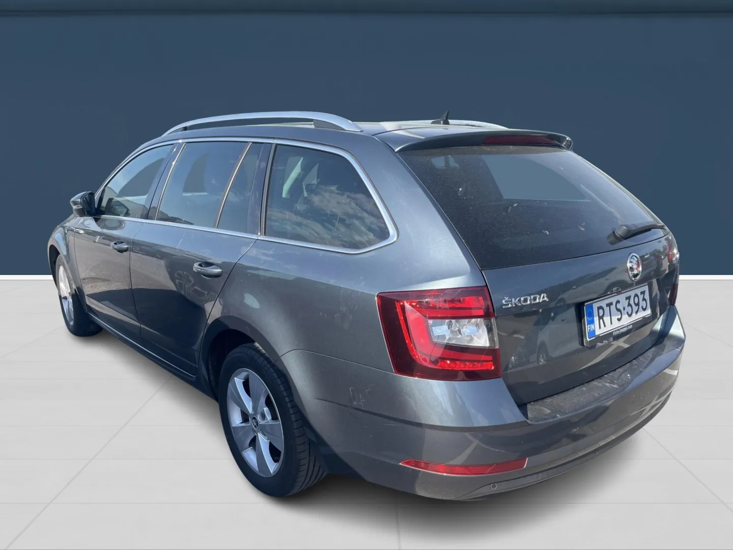 Autokuva 3 - RTS-393