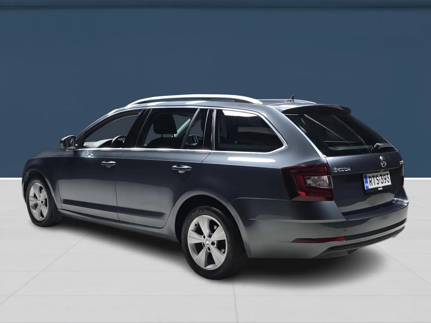 Autokuva 6 - RTS-393