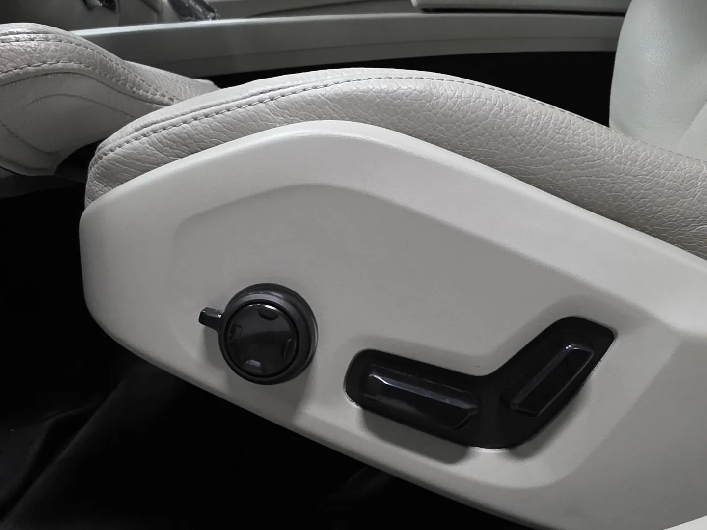 Autokuva 16 - RUR-705