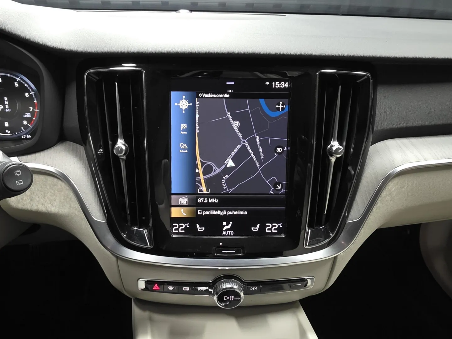 Autokuva 13 - RUR-705