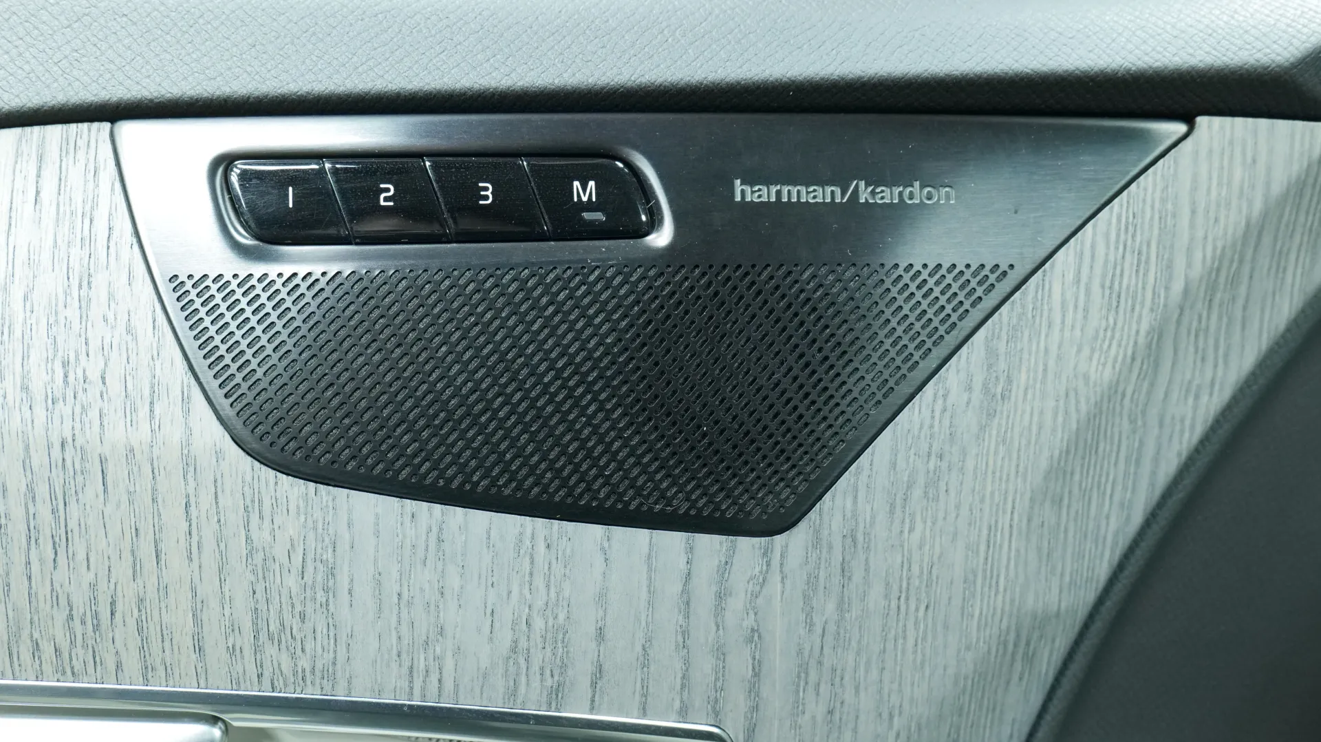 Autokuva 10 - RUV-156