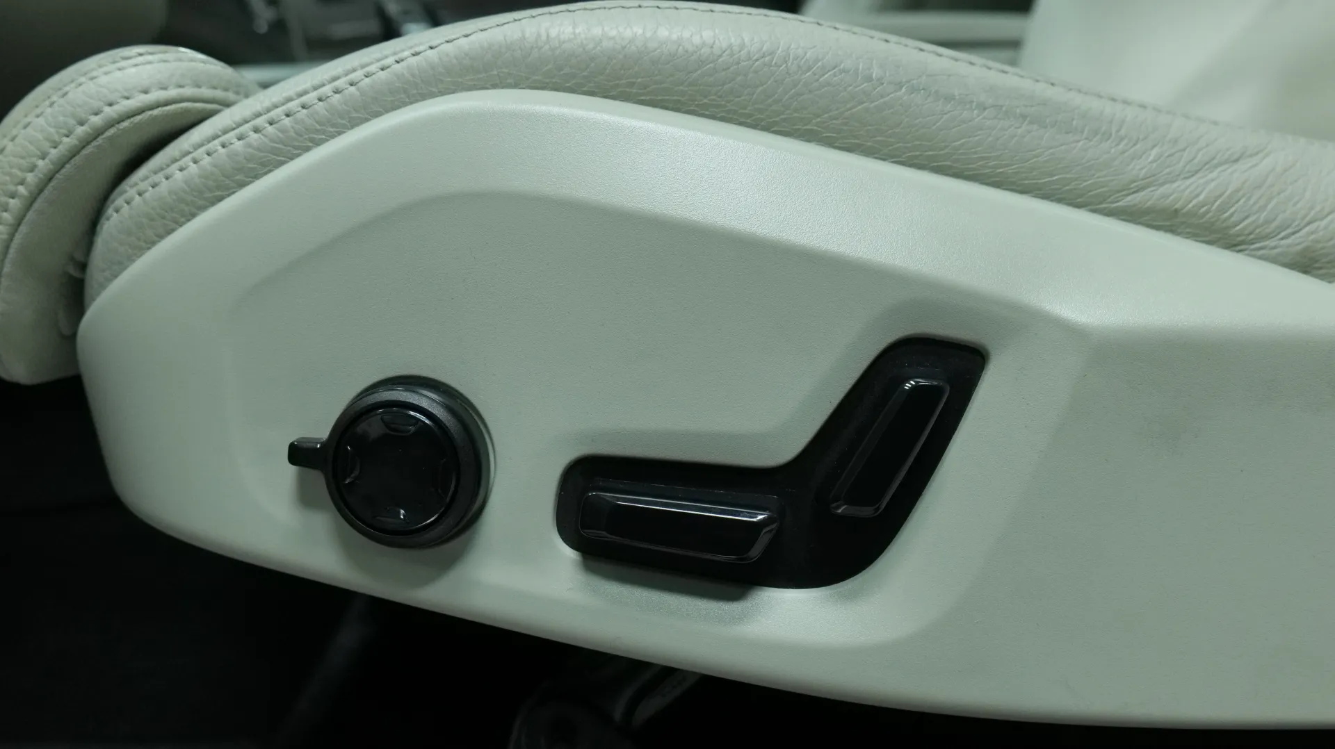 Autokuva 11 - RUV-156