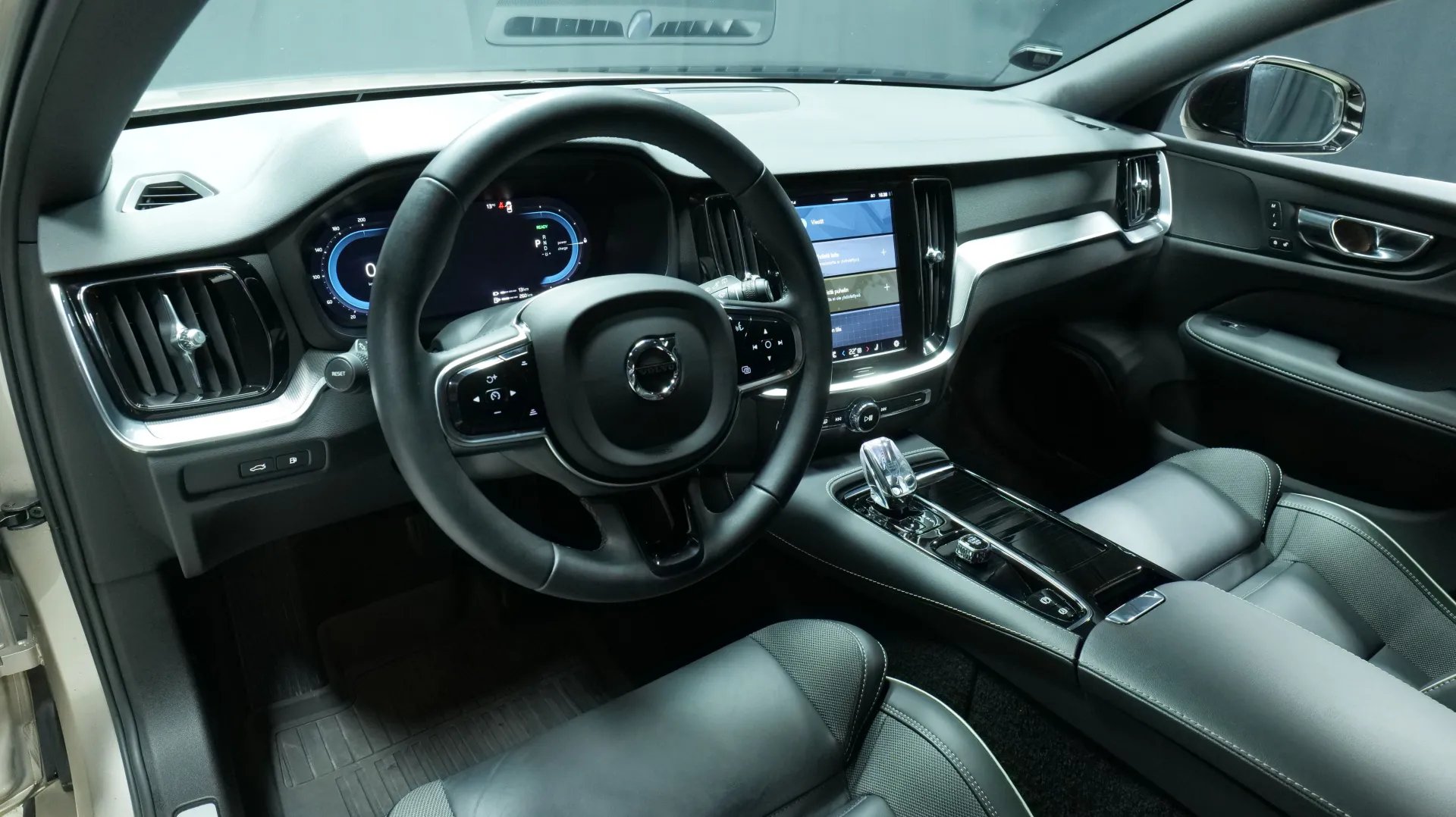 Autokuva 11 - RUV-677