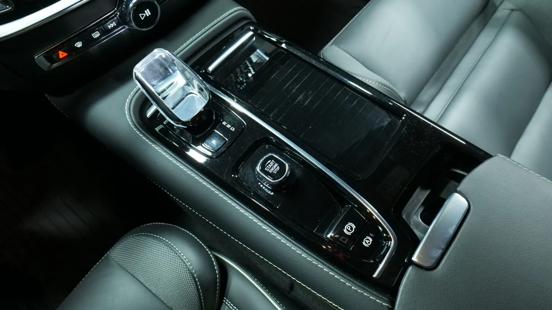 Autokuva 9 - RUV-677