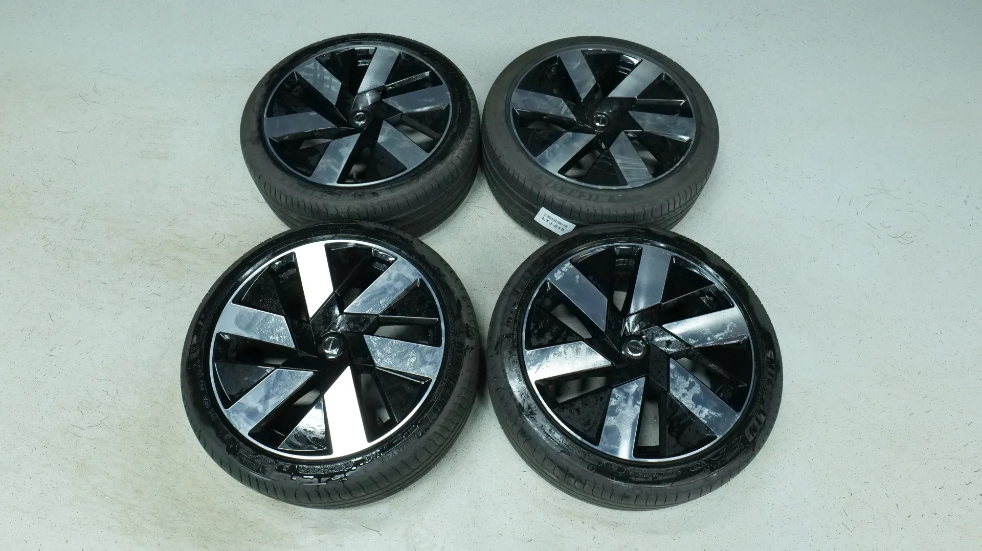 Autokuva 18 - RUV-677