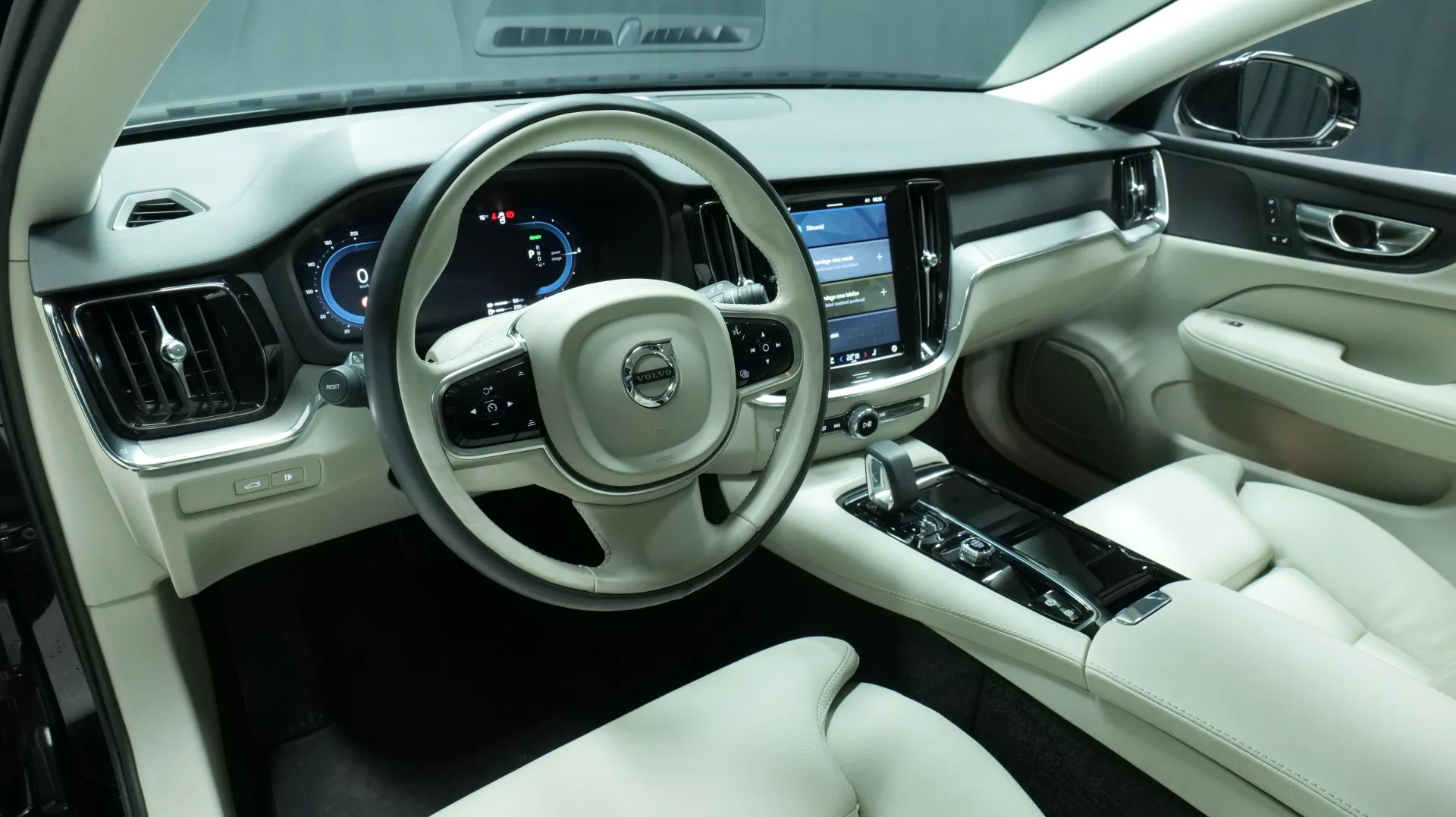 Autokuva 11 - RUV-682