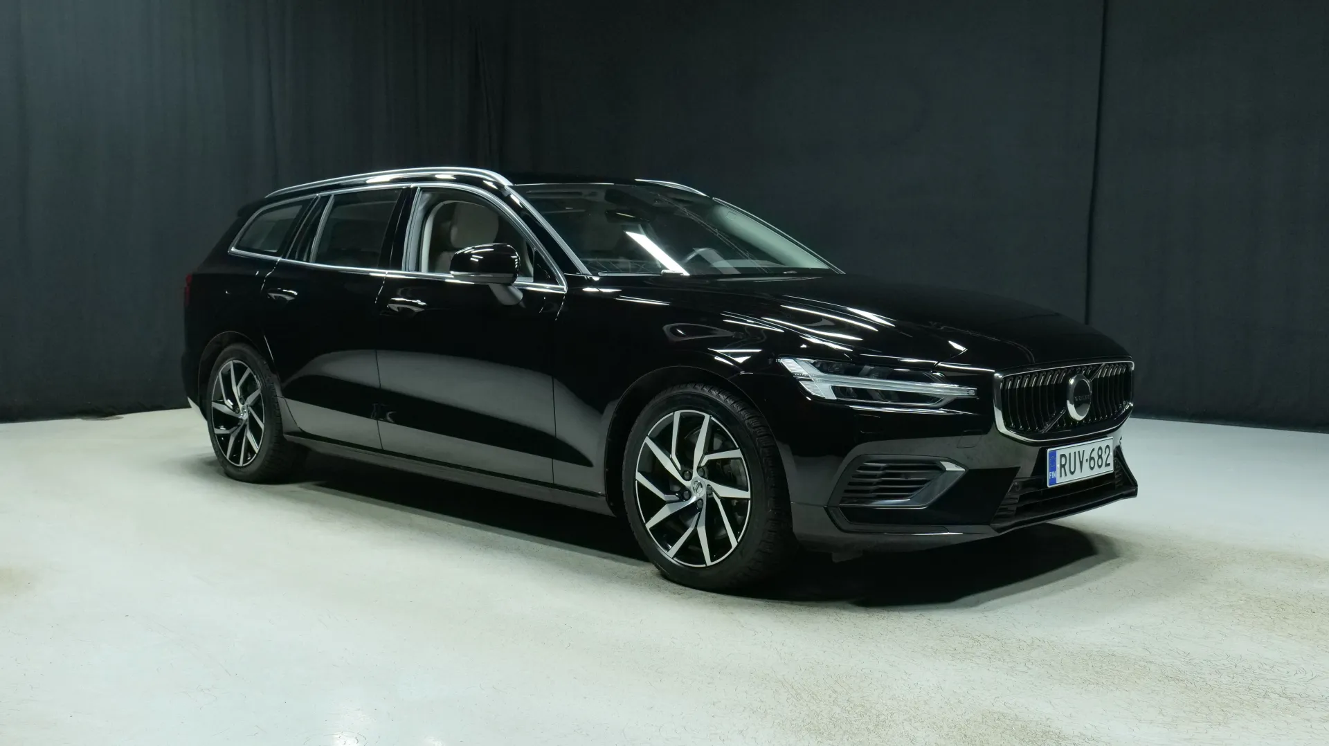 Autokuva 5 - RUV-682