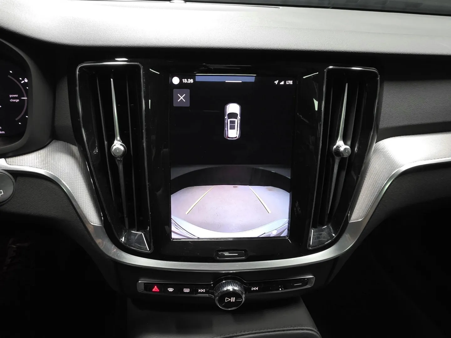 Autokuva 14 - RVA-103