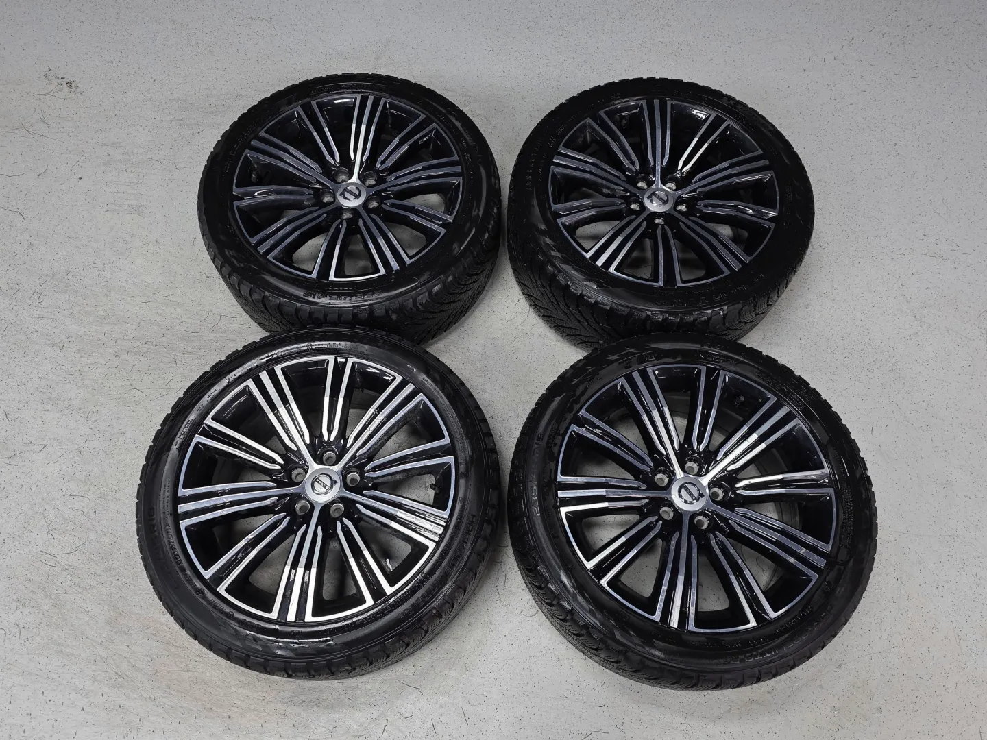 Autokuva 12 - RVA-103