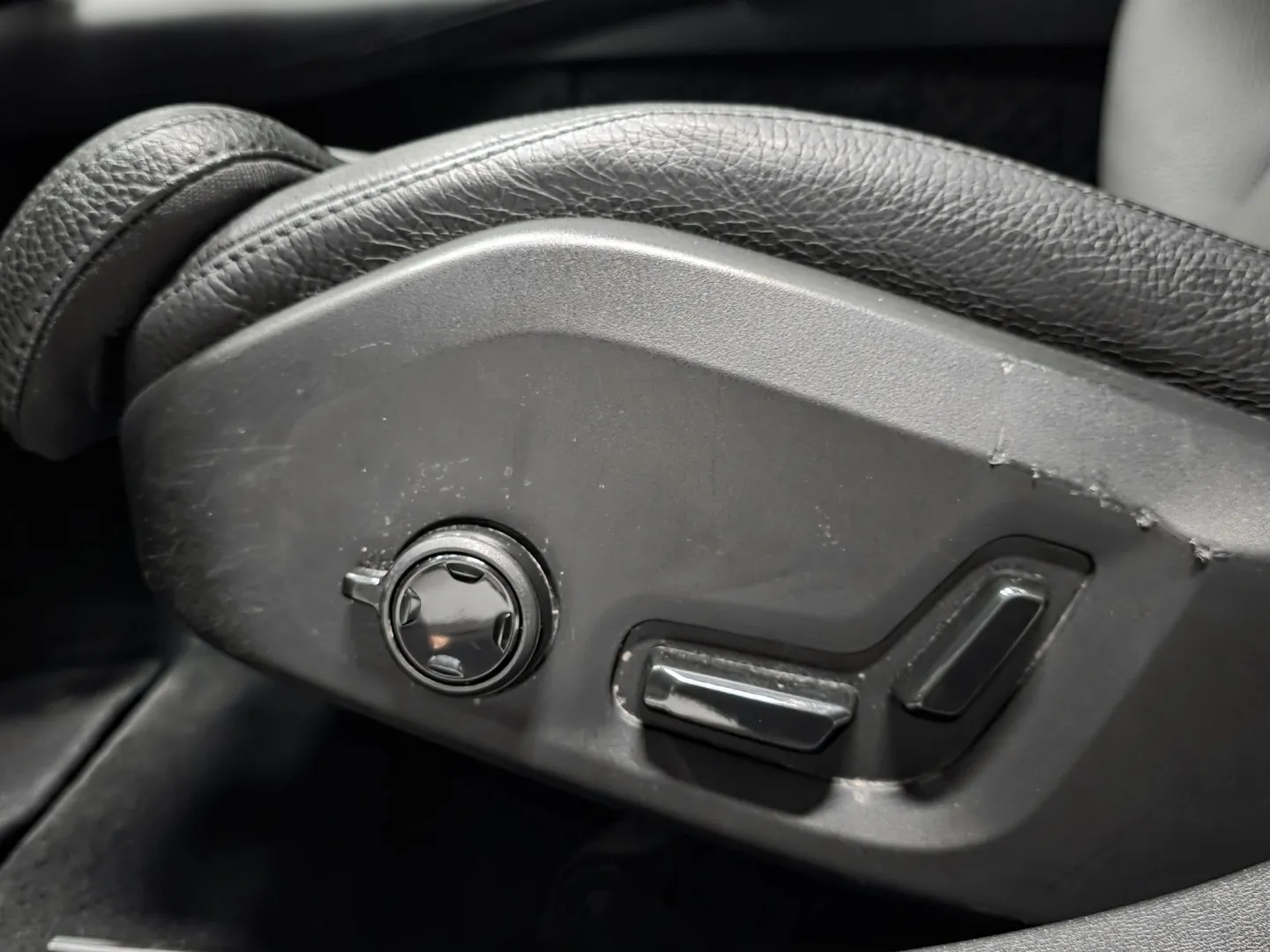 Autokuva 16 - RVA-103