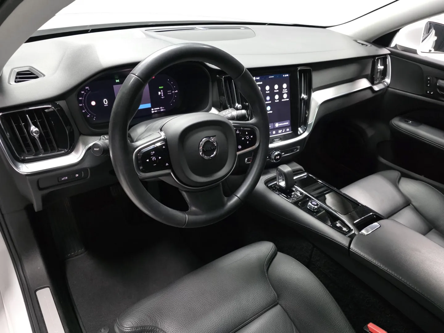 Autokuva 8 - RVA-103