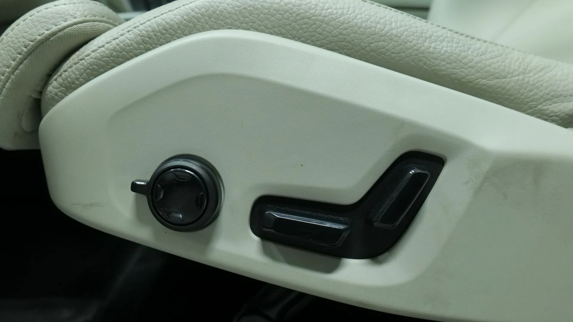 Autokuva 10 - RVA-830