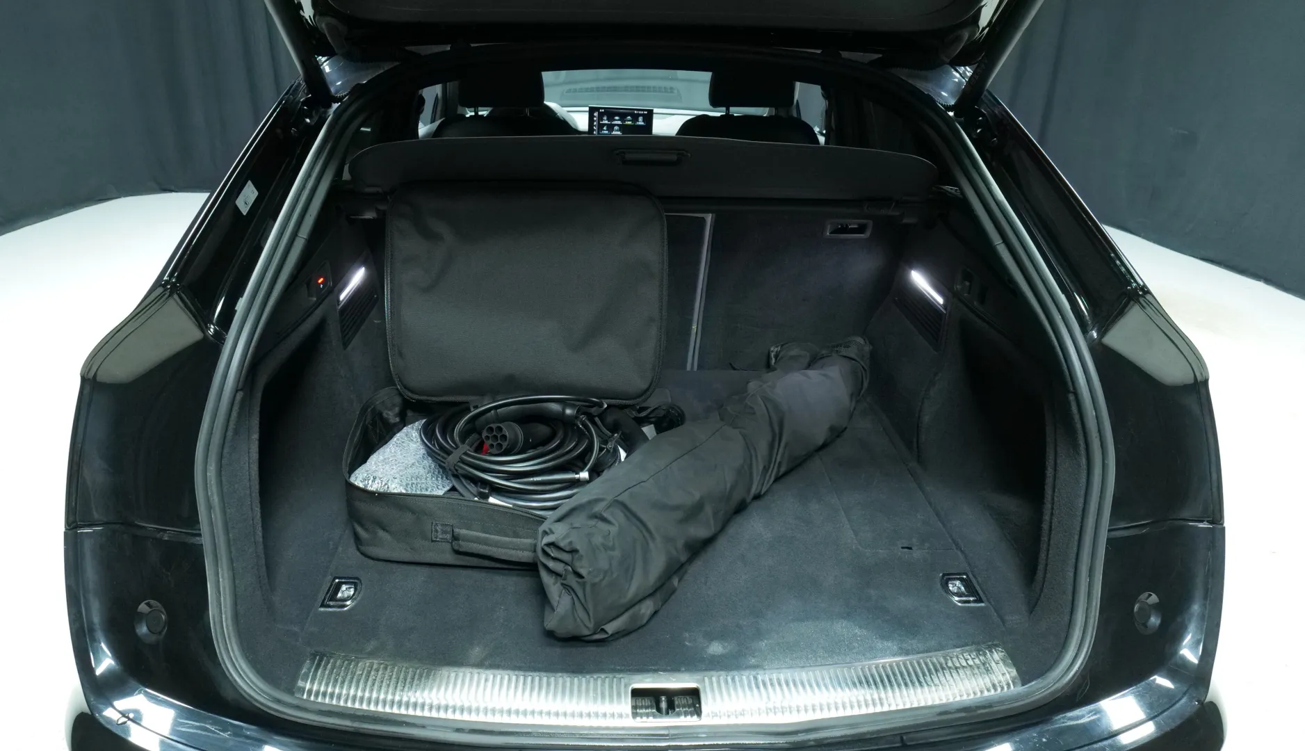 Autokuva 15 - RVB-421