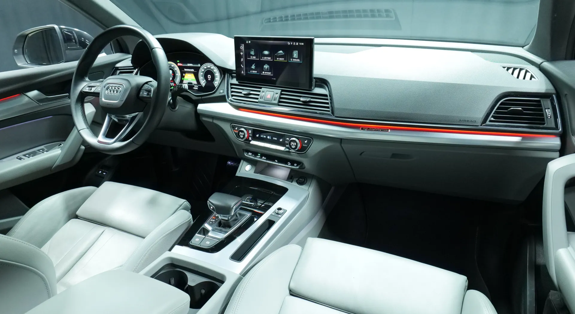 Autokuva 16 - RVB-421