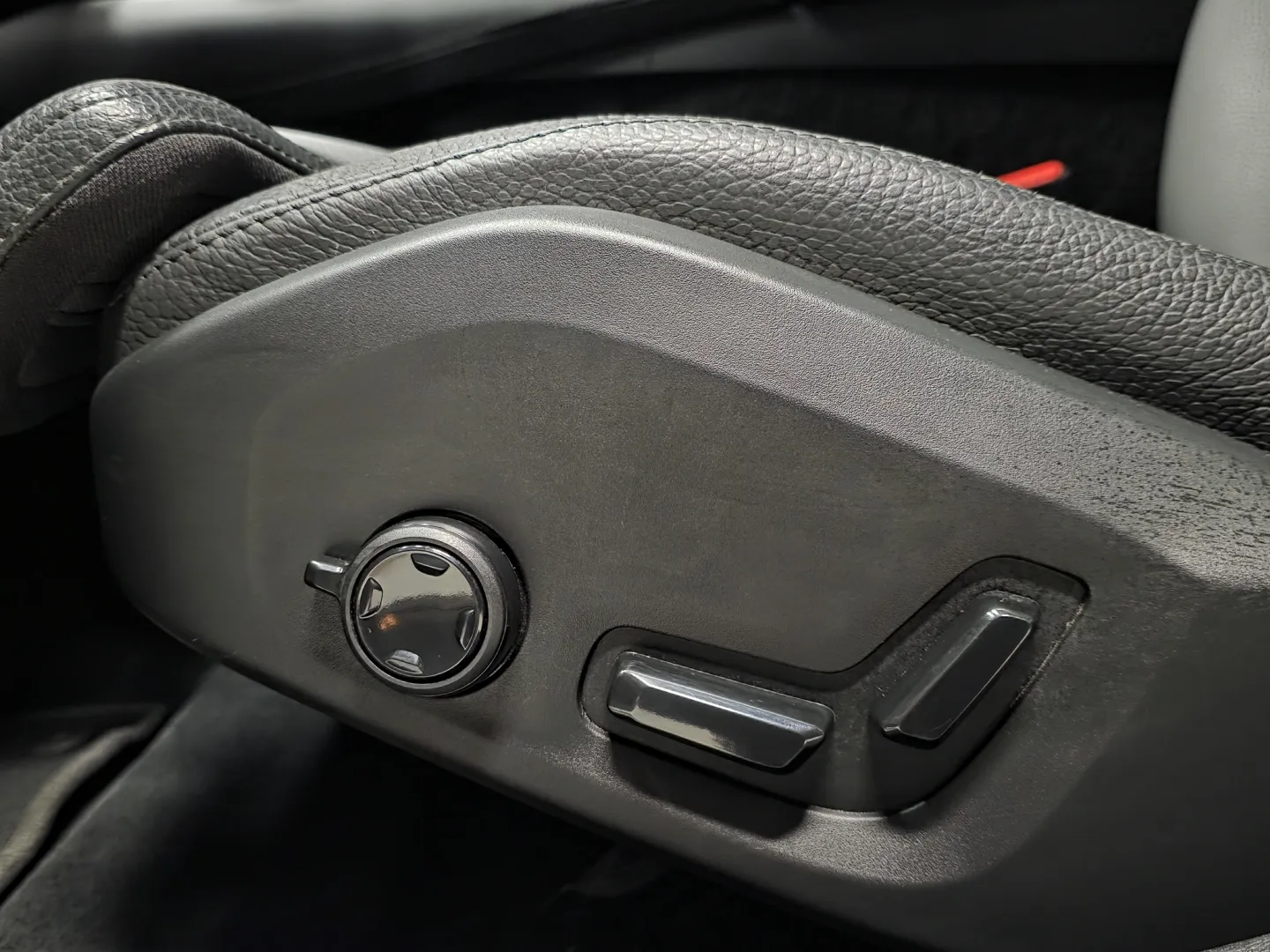 Autokuva 15 - RVR-495