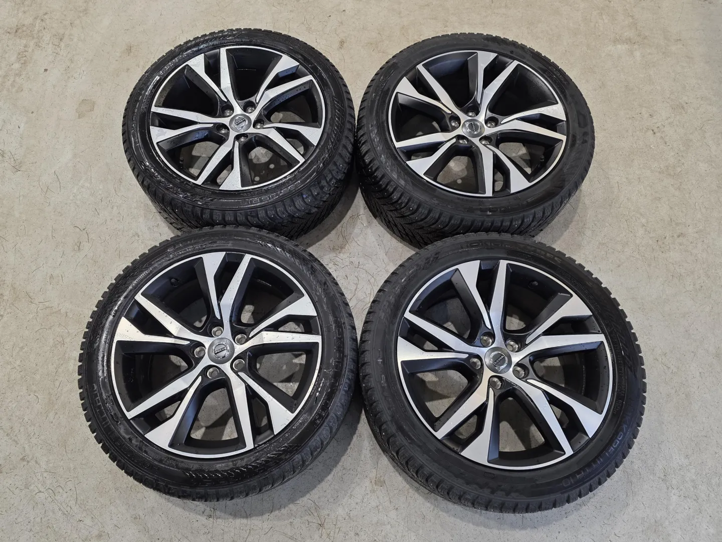 Autokuva 12 - RVR-495