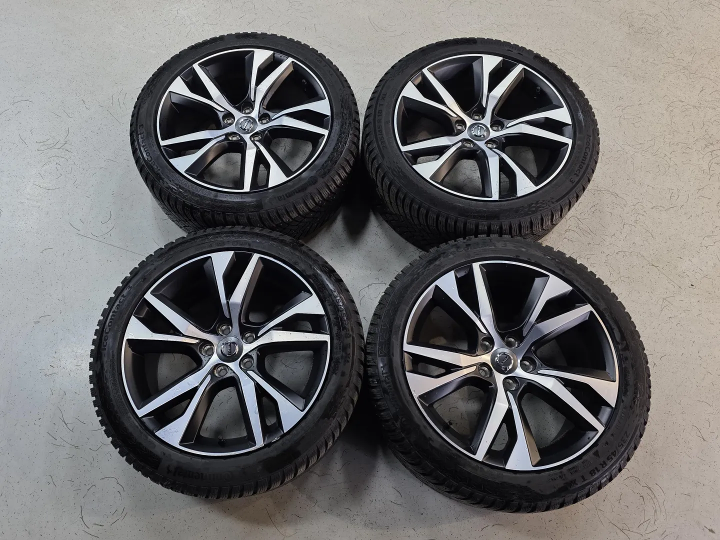 Autokuva 12 - RVS-195