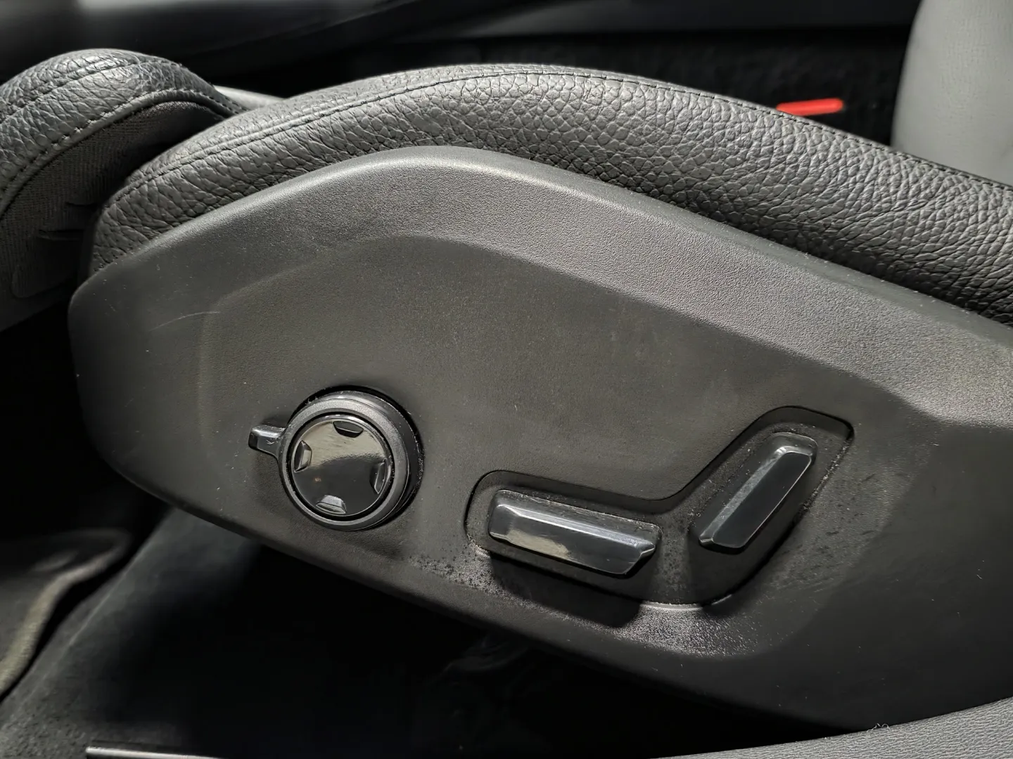 Autokuva 15 - RVS-196