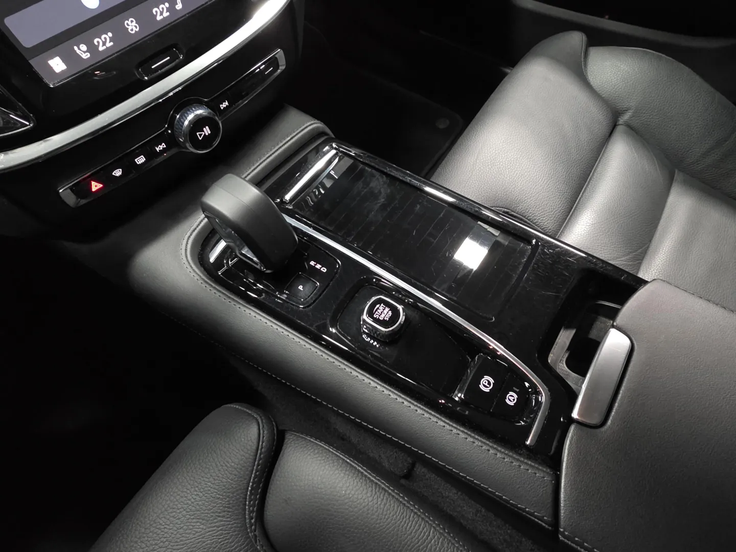 Autokuva 14 - RVS-196