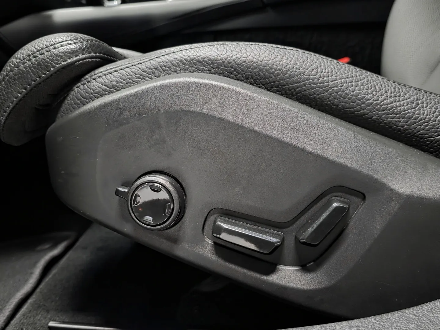 Autokuva 16 - RVS-197