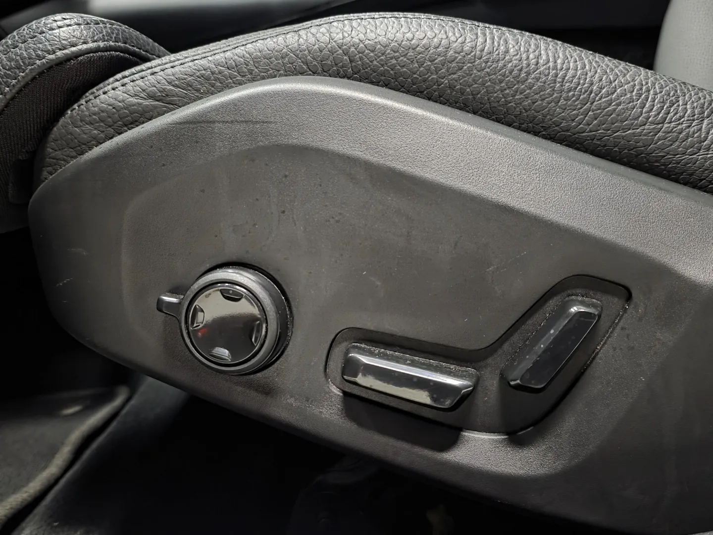 Autokuva 16 - RVS-207