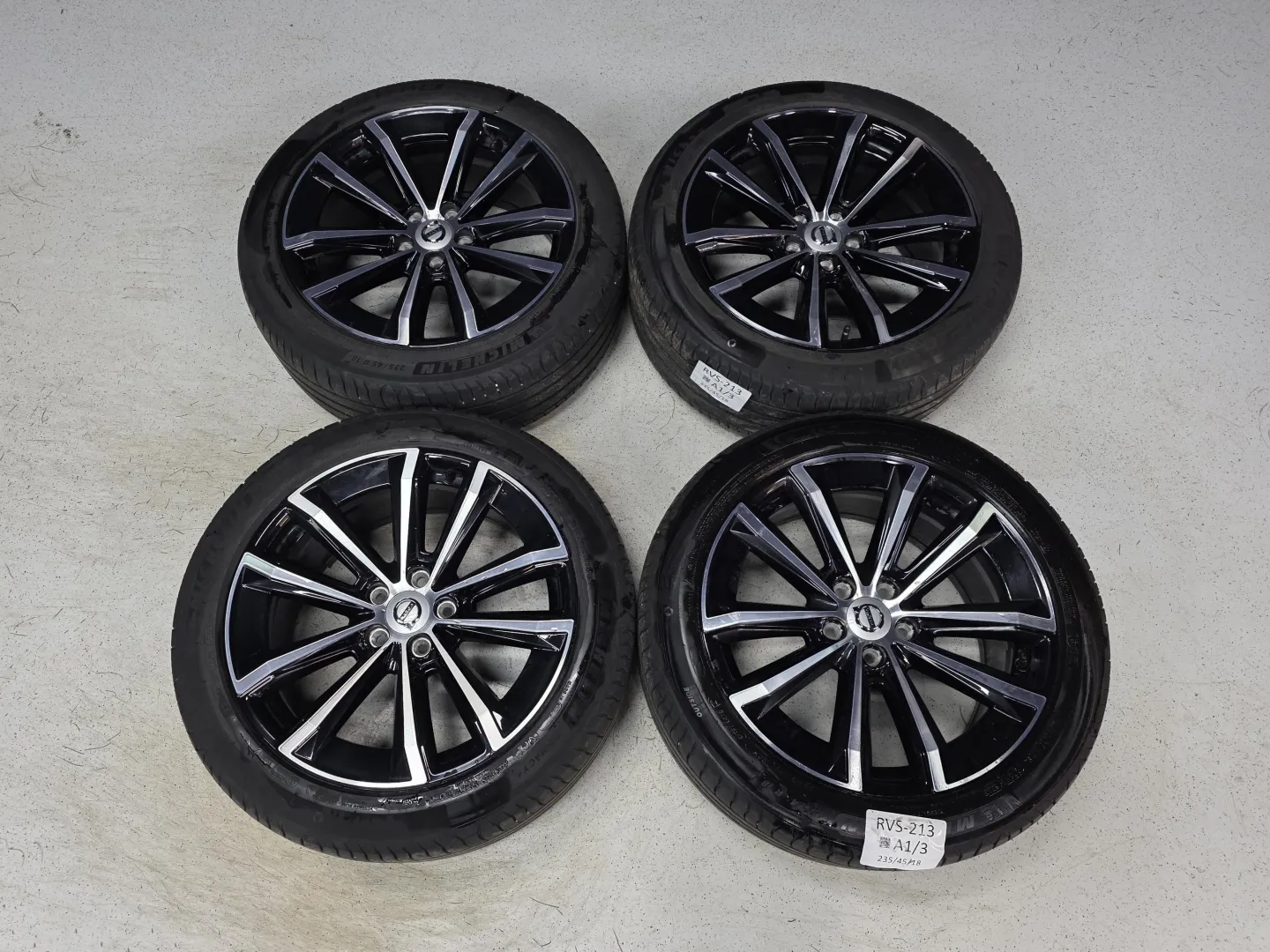 Autokuva 12 - RVS-213