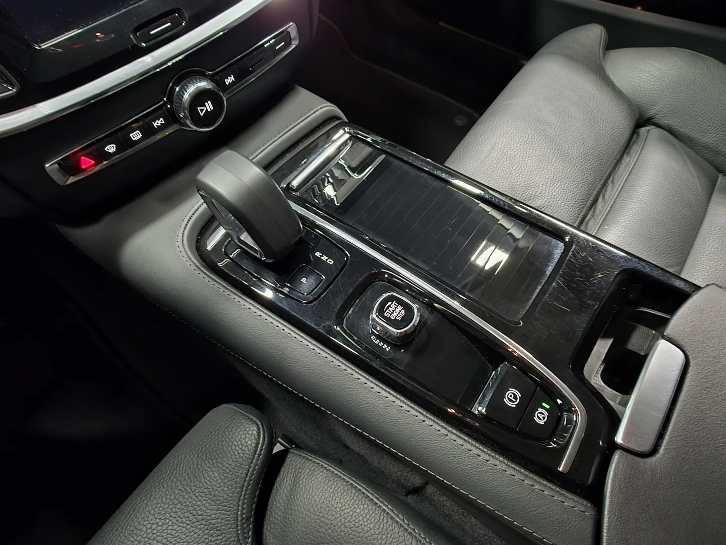 Autokuva 13 - RVS-213