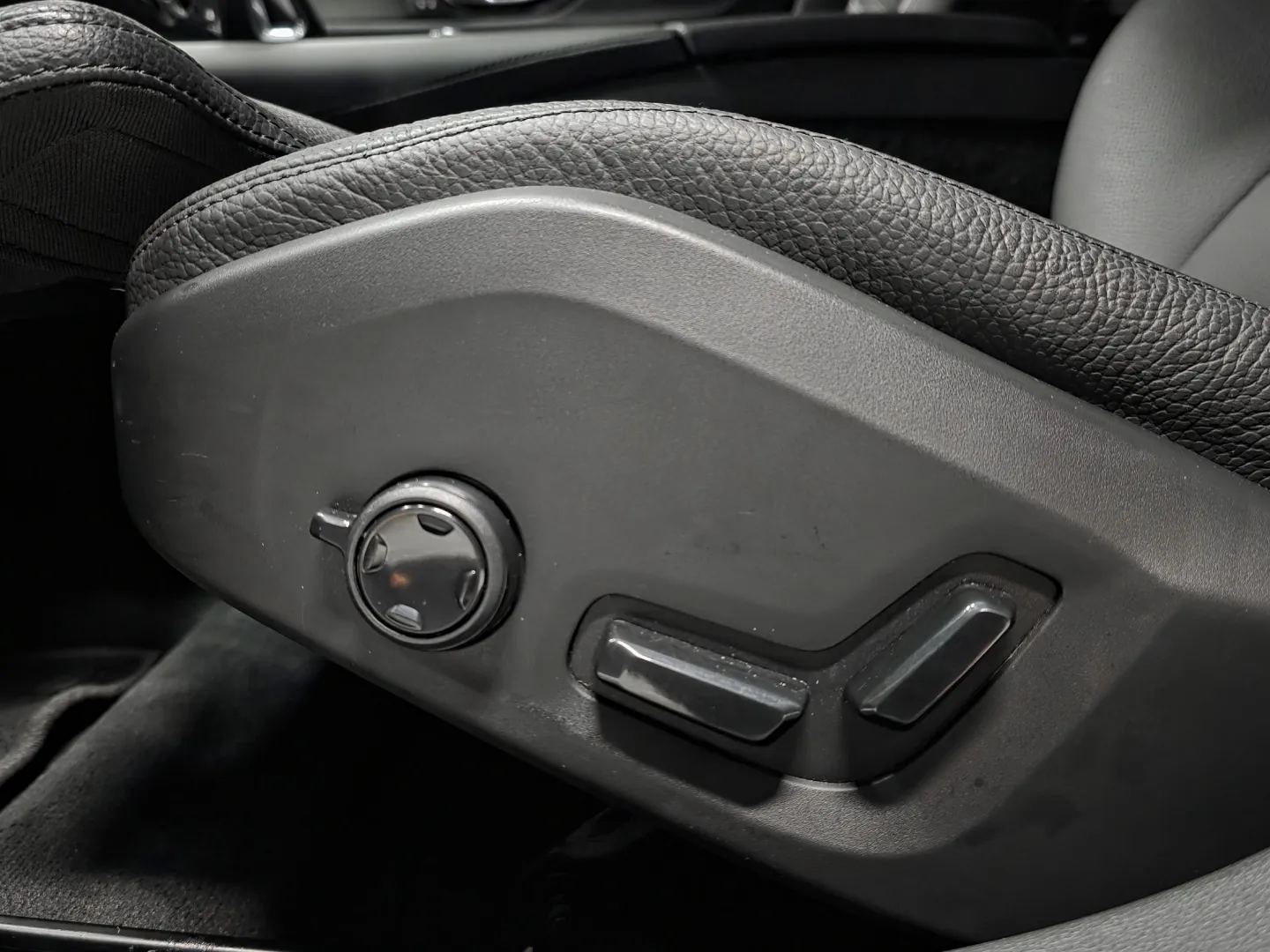 Autokuva 16 - RVS-222