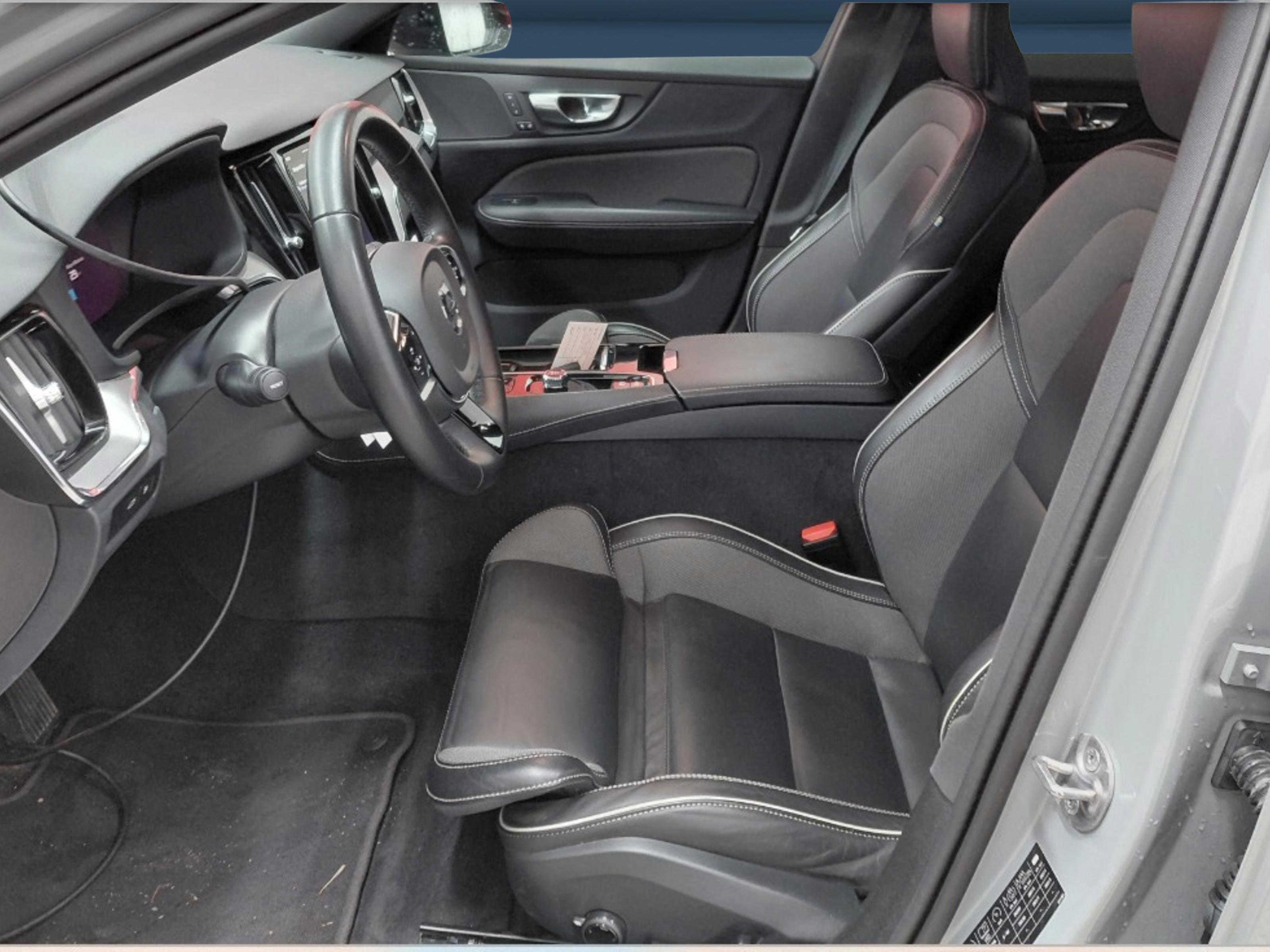 Volvo V60 2024, kuva 3/4