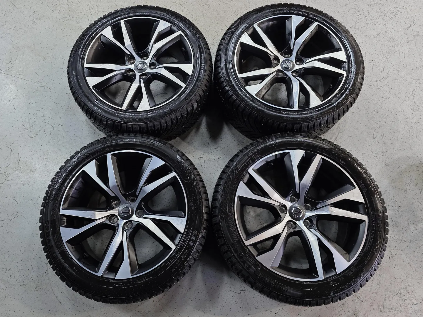 Autokuva 12 - RVX-516