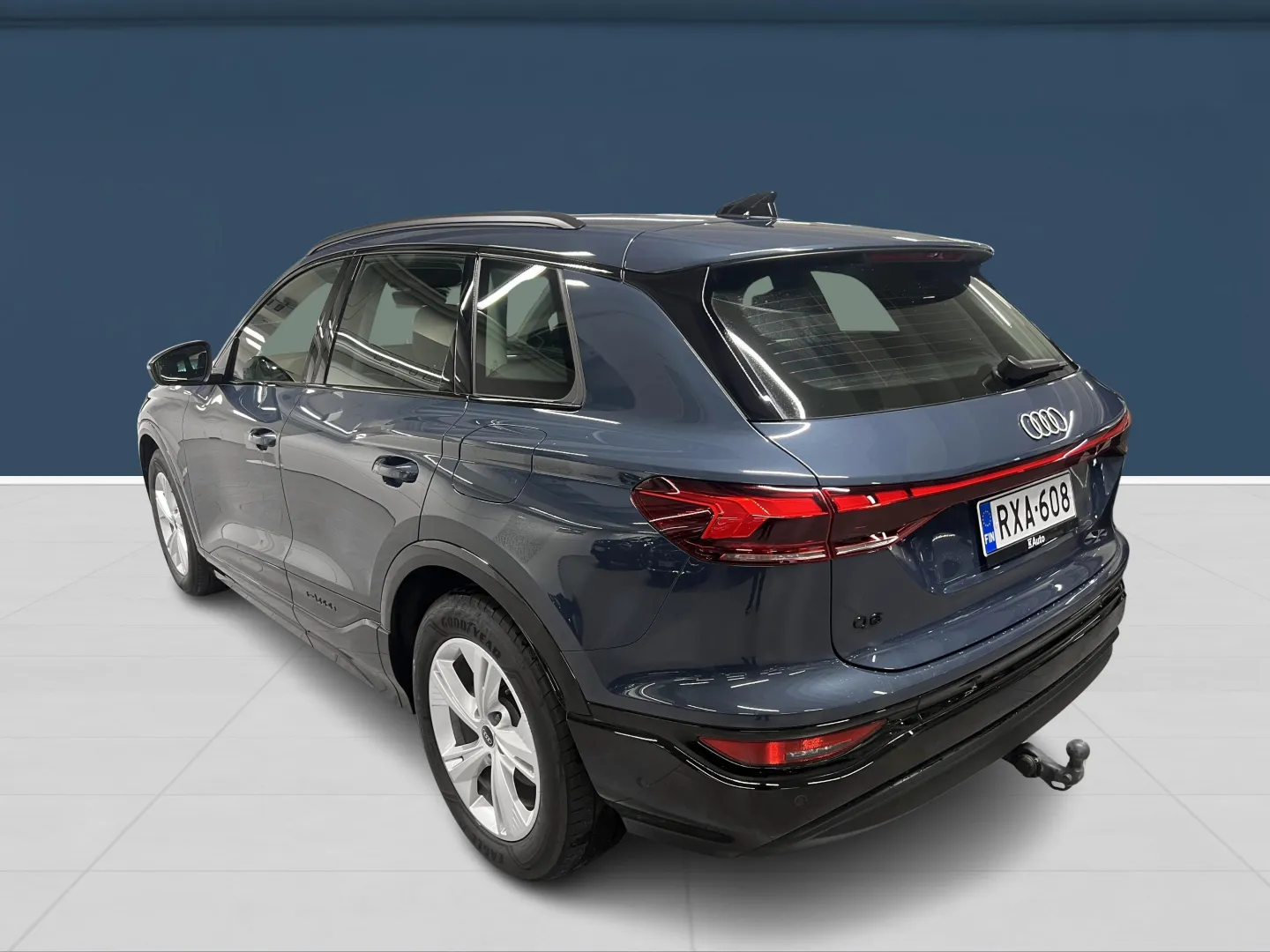 Autokuva 9 - RXA-608