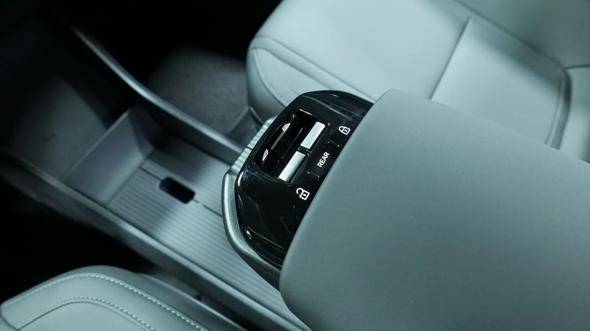 Autokuva 7 - RXA-929