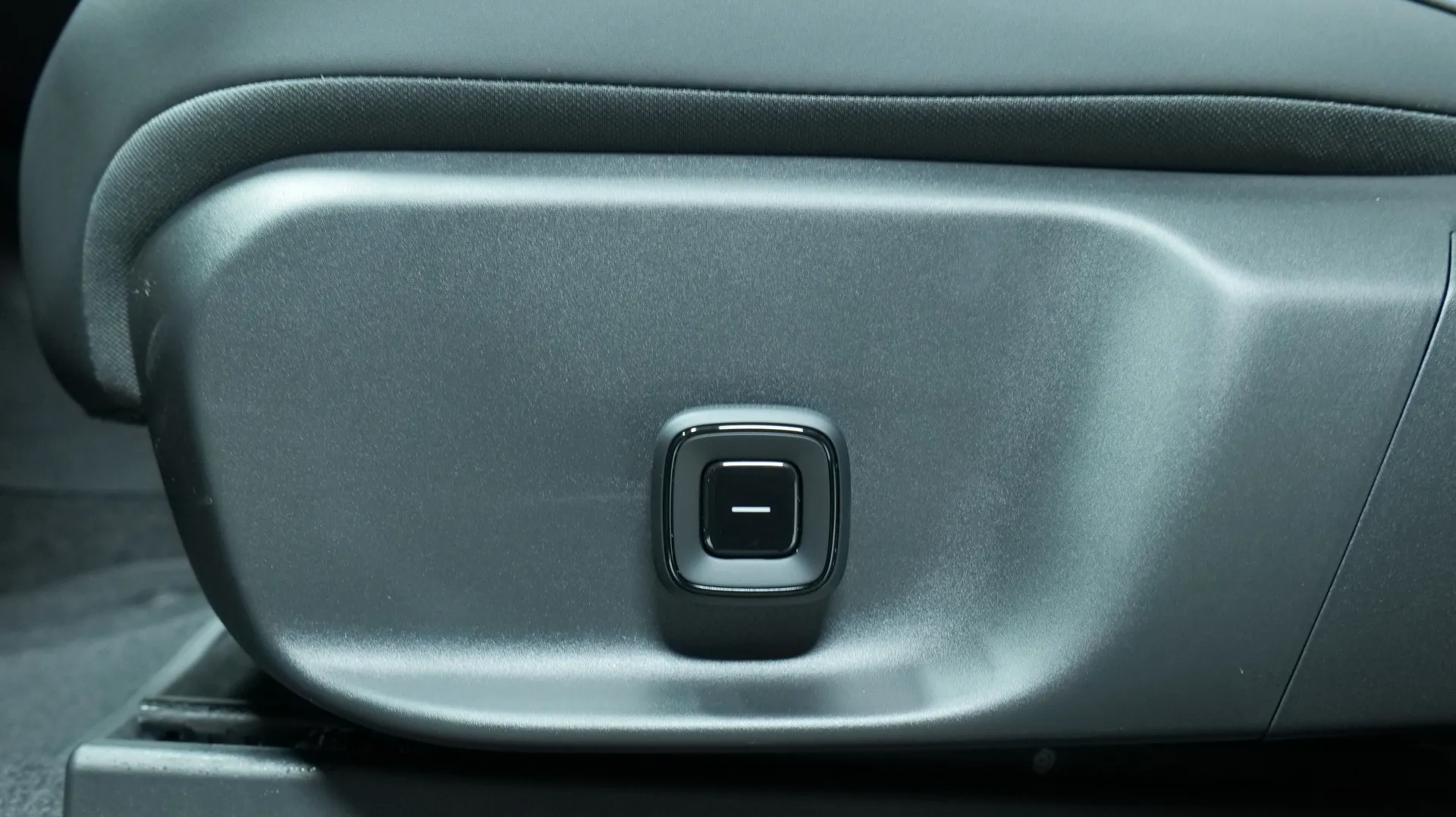 Autokuva 9 - RXA-929