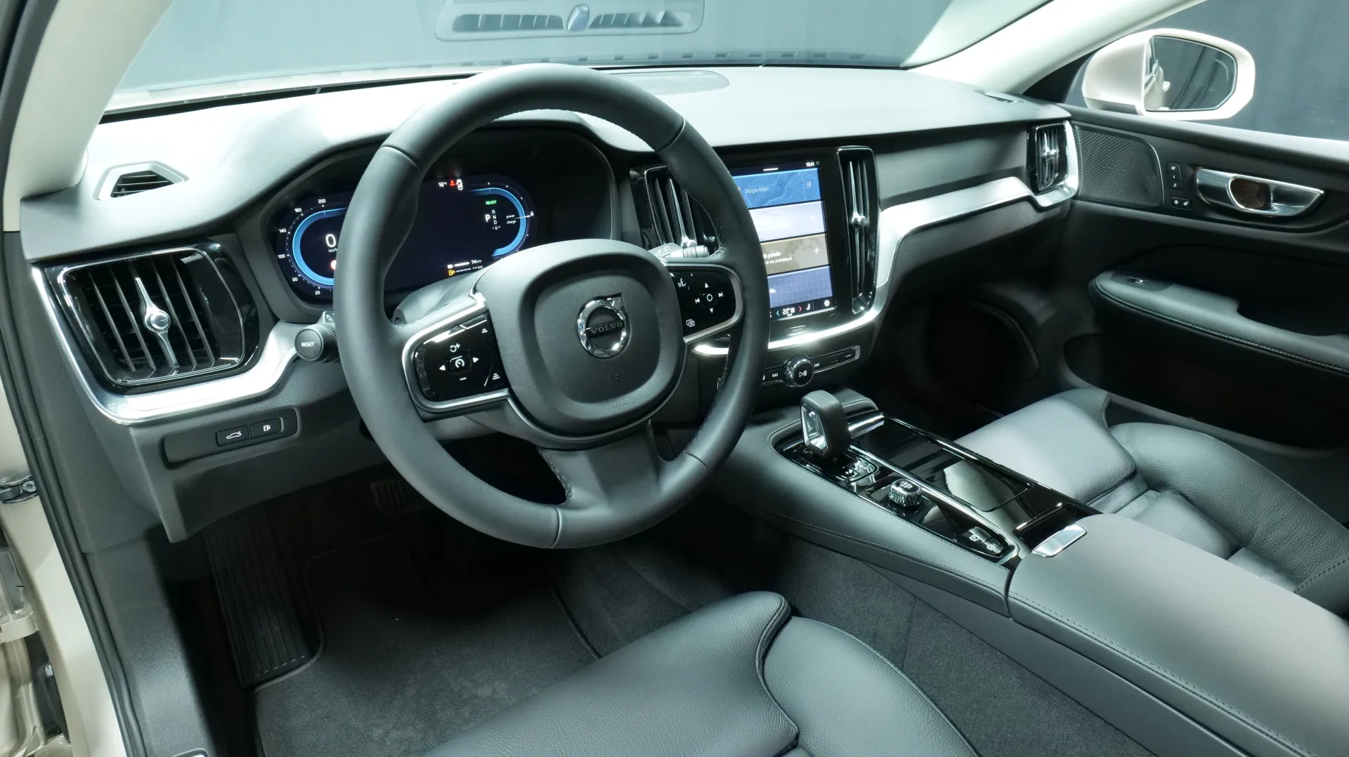 Autokuva 13 - RXH-528