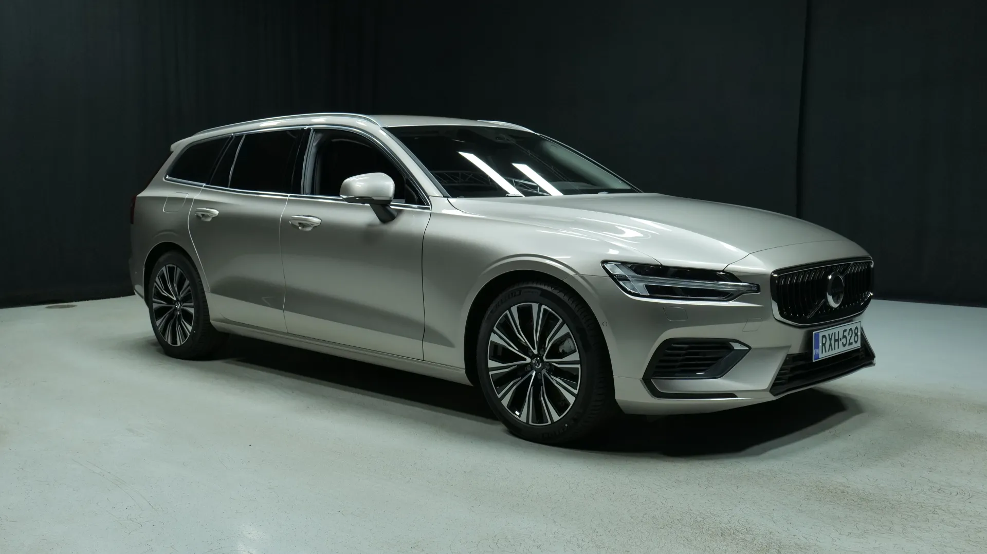 Autokuva 5 - RXH-528