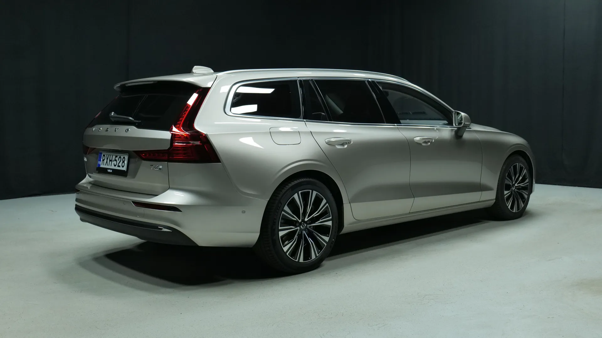 Autokuva 3 - RXH-528