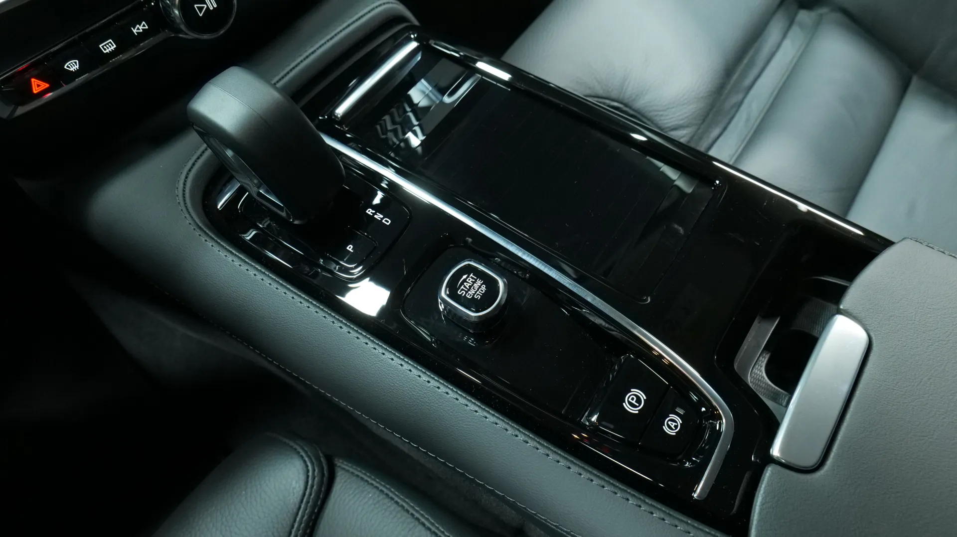 Autokuva 9 - RXH-528