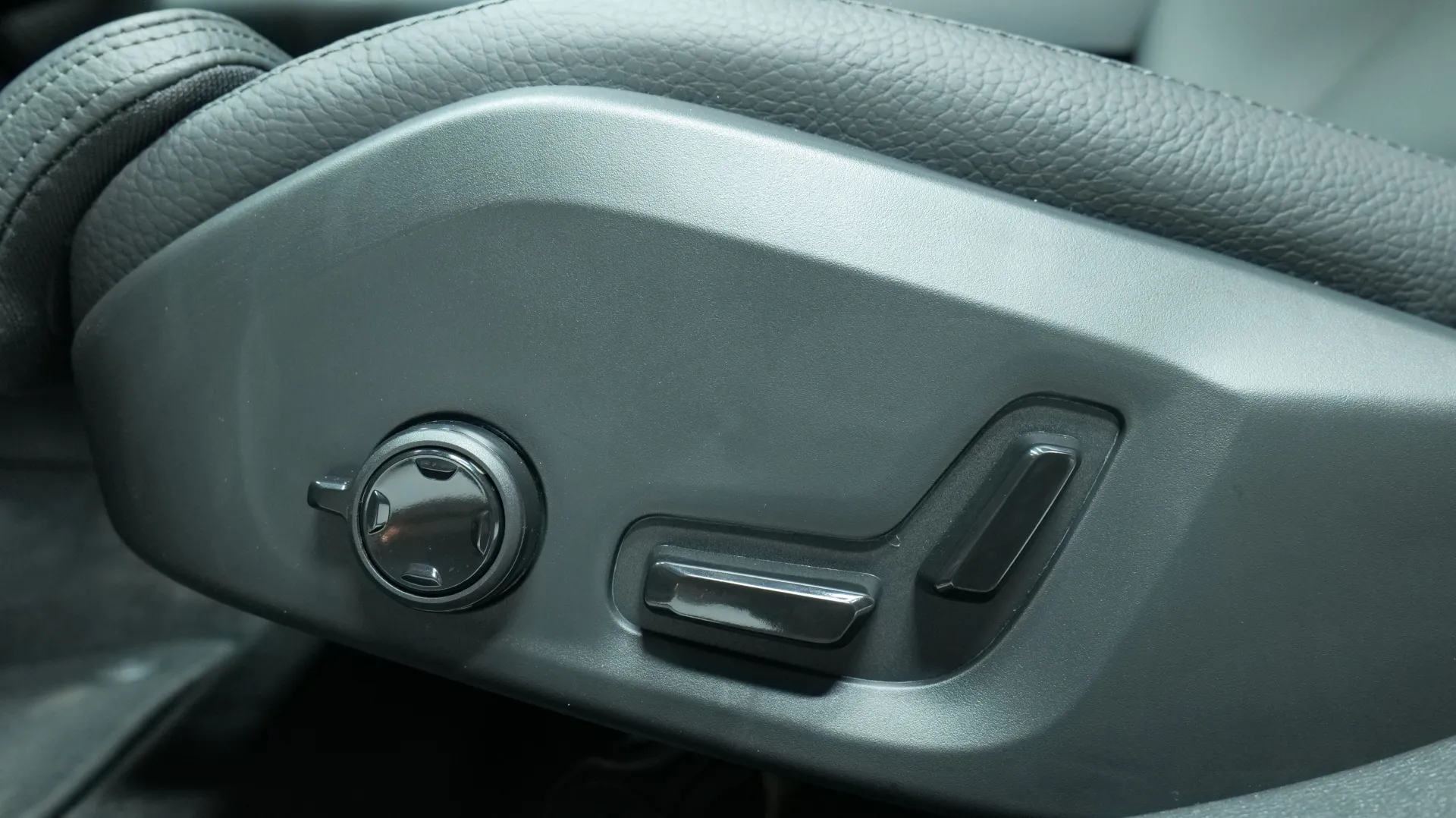 Autokuva 11 - RXH-528