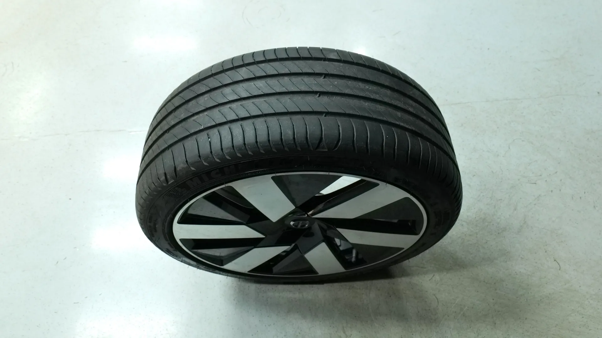 Autokuva 21 - RXJ-294