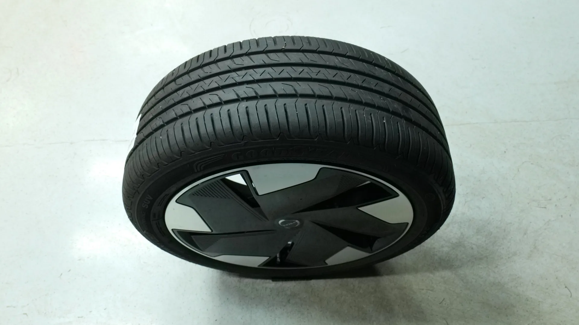 Autokuva 5 - RXJ-747