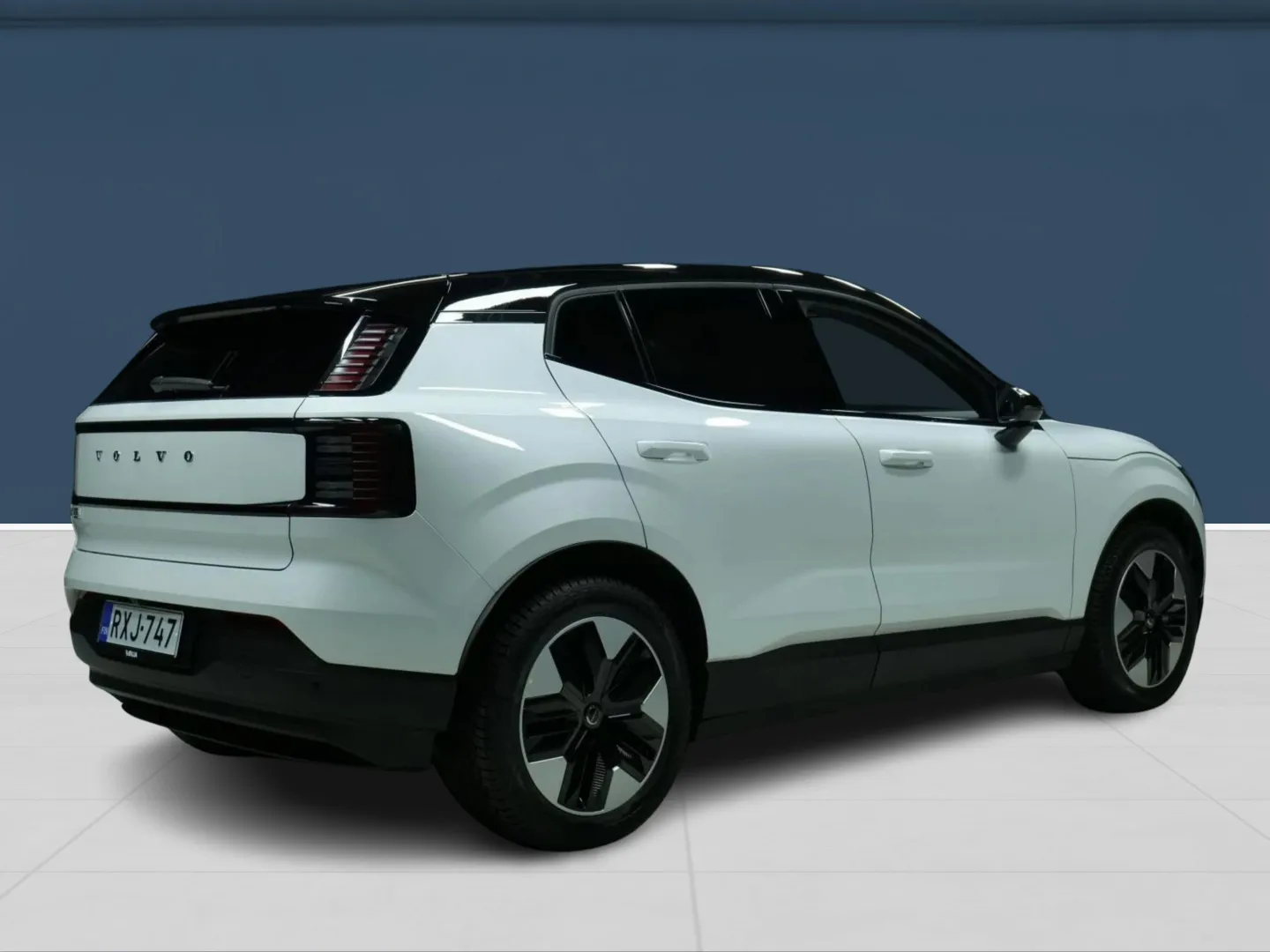 Autokuva 3 - RXJ-747