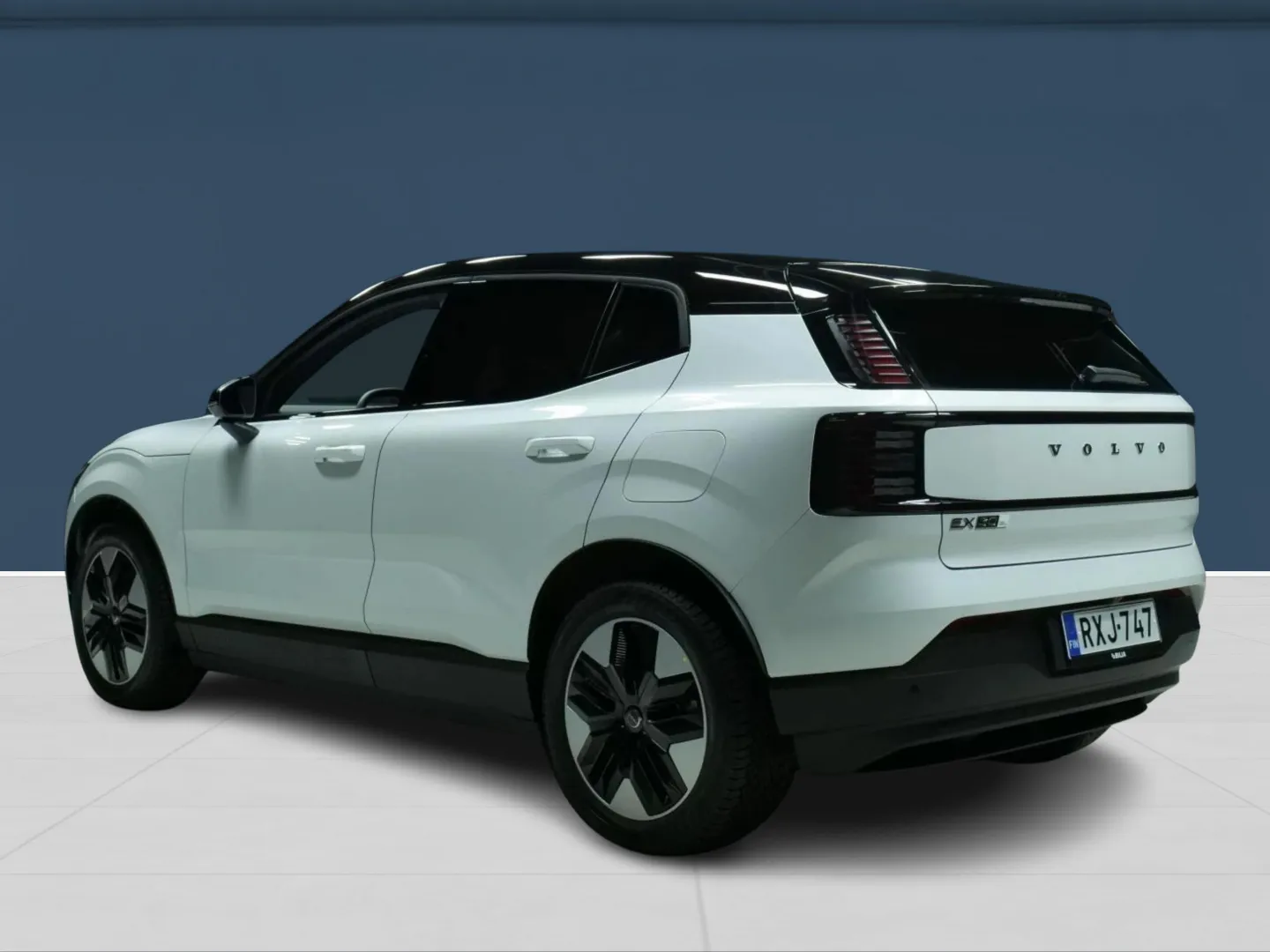 Autokuva 2 - RXJ-747