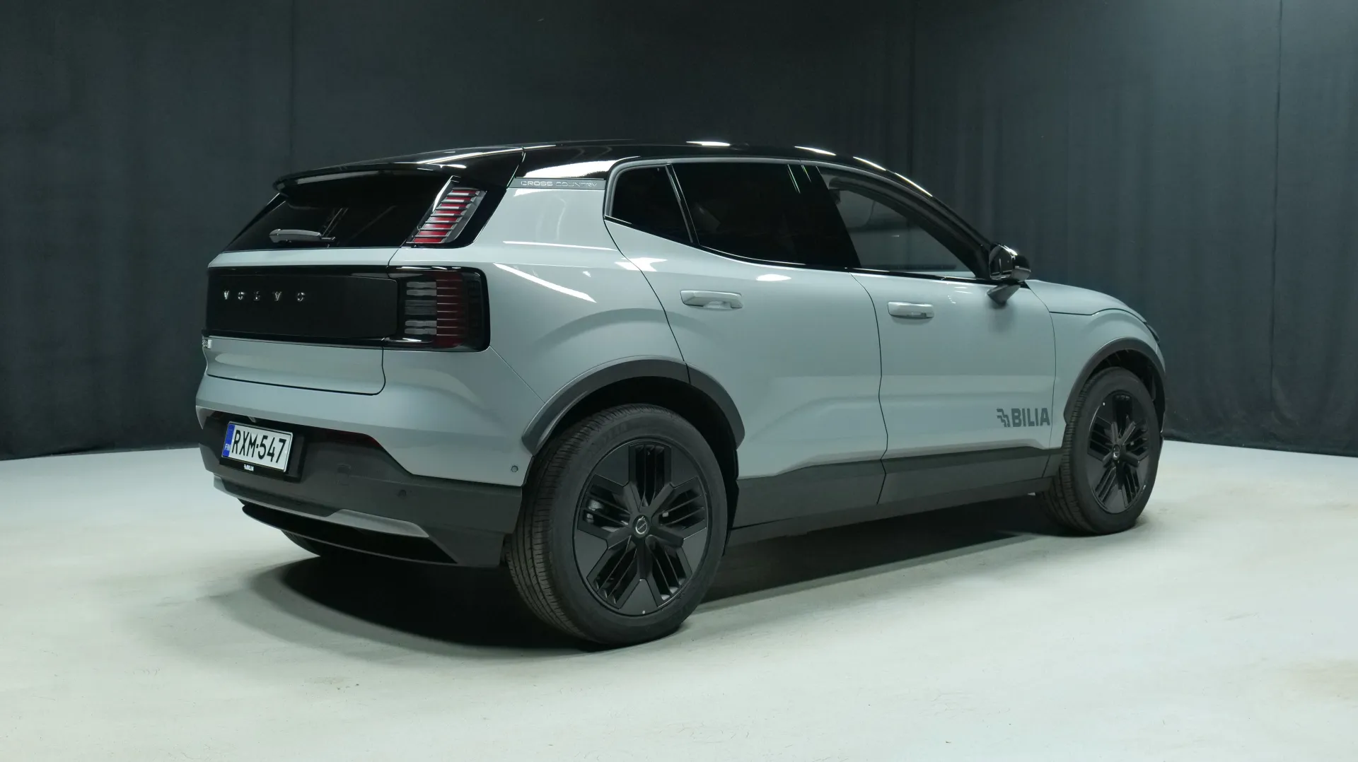 Autokuva 3 - RXM-547