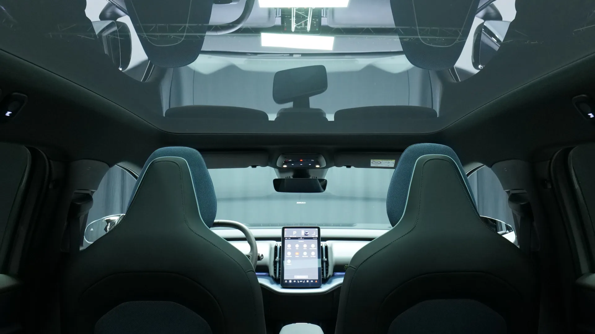 Autokuva 16 - RXM-547