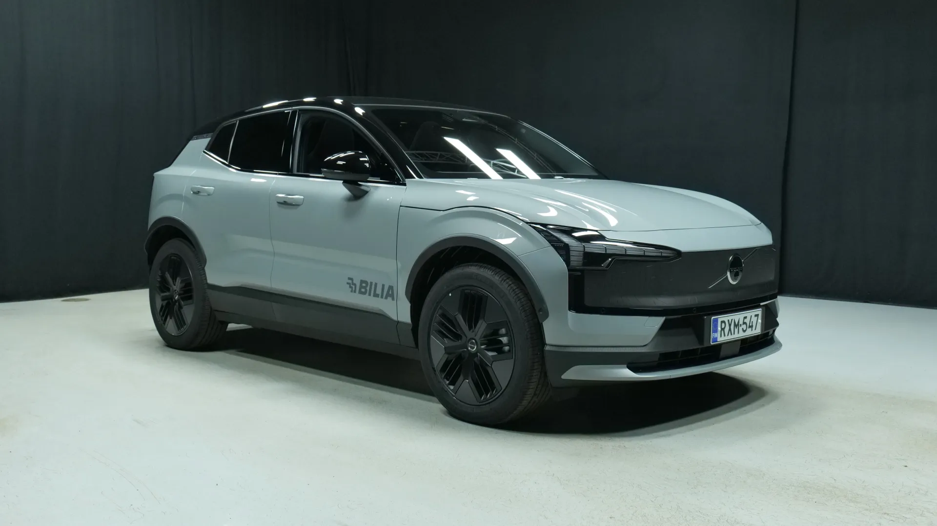 Autokuva 5 - RXM-547