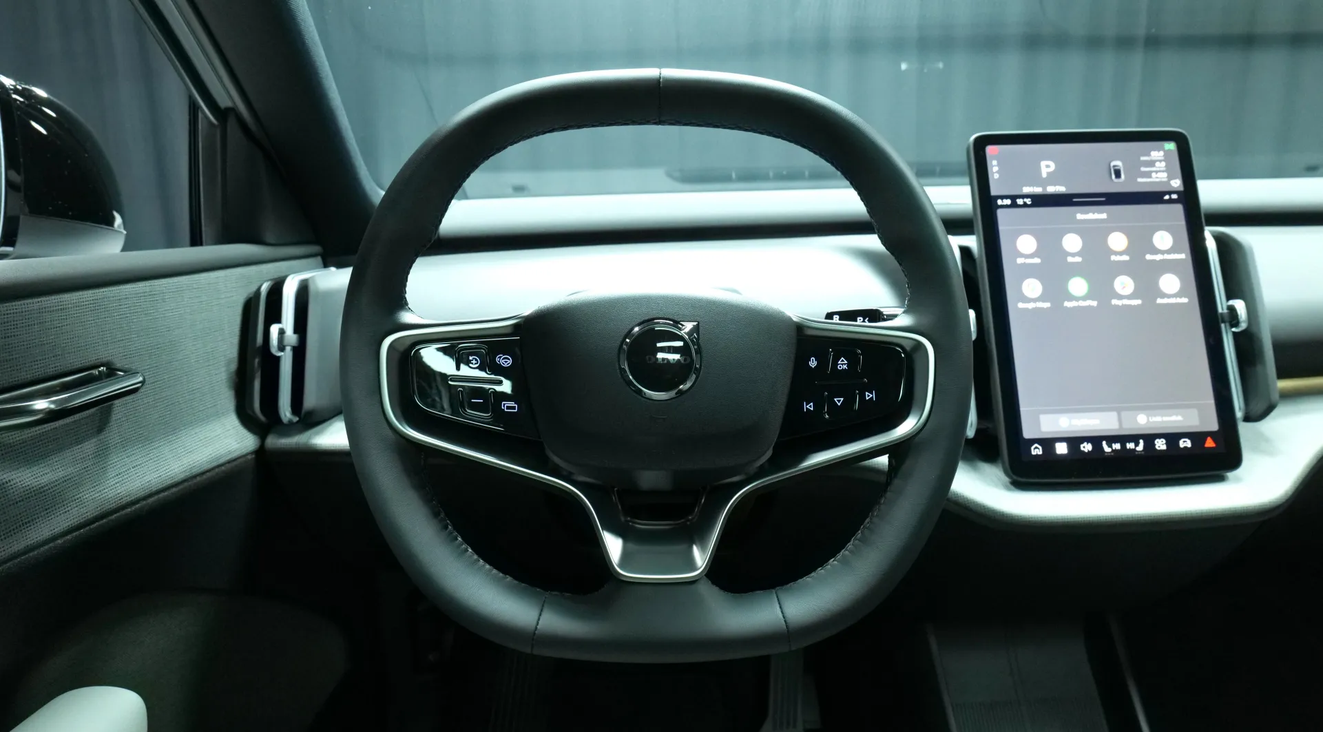 Autokuva 13 - RXM-551