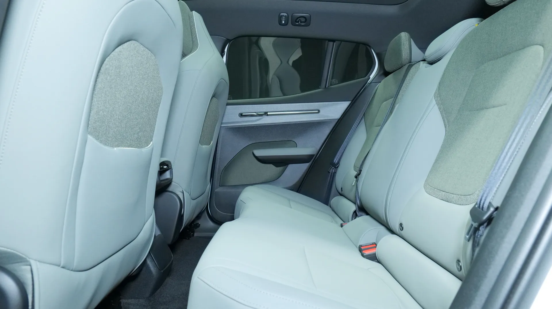 Autokuva 14 - RXM-551