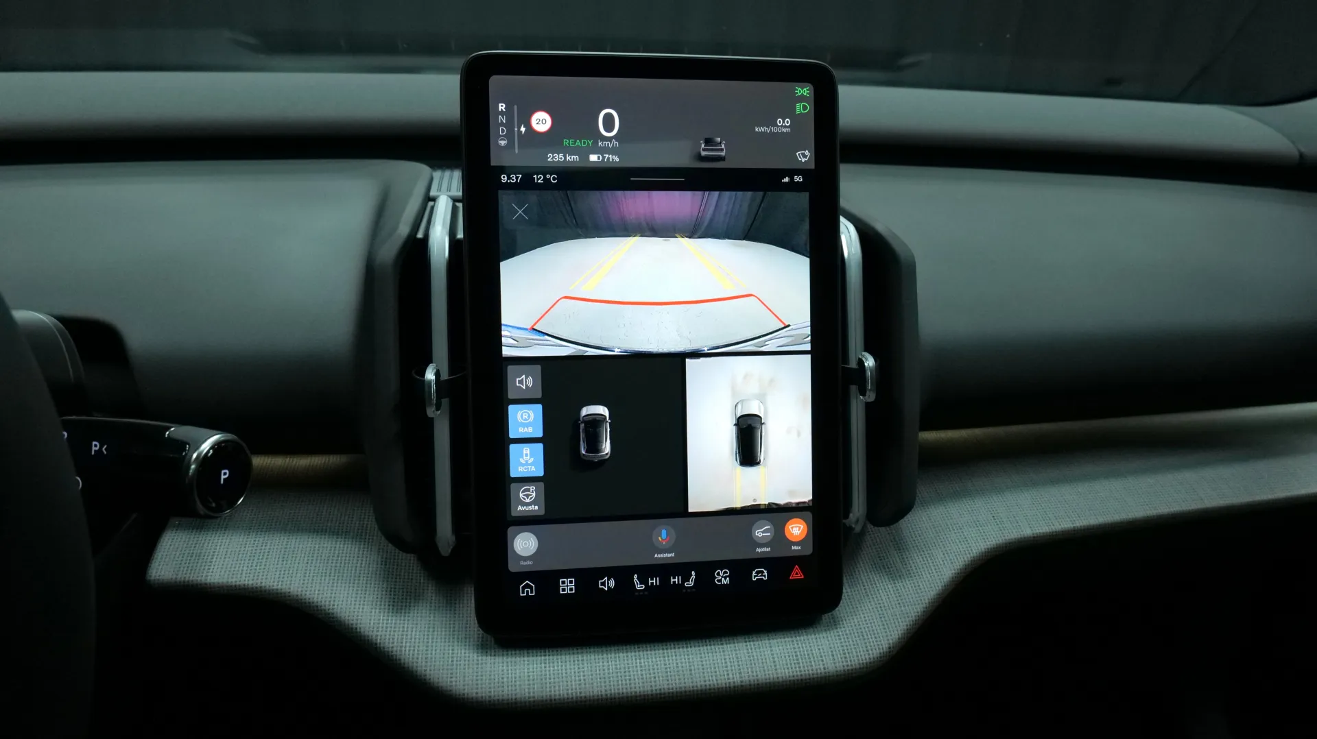 Autokuva 6 - RXM-551